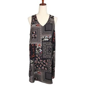 Alya Shift Dress Sleeveless Above Knee Cutout Detail Paisley Floral Large